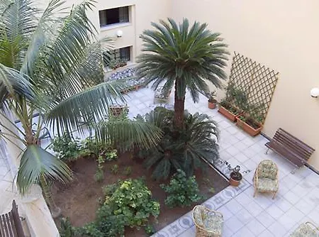Ξενοδοχείο με διαμερίσματα Palazzo Serraino 4*